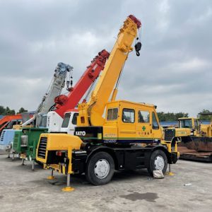 Xe cẩu bánh lốp