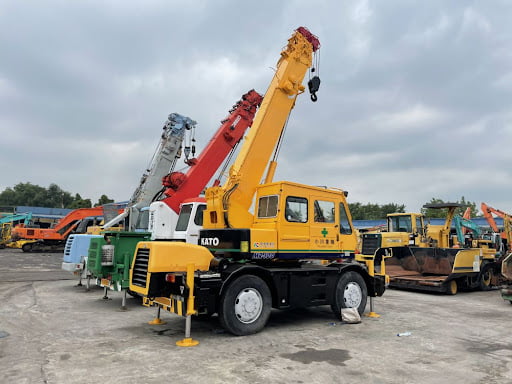 Xe cẩu bánh lốp Xe cẩu bánh lốp