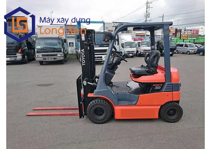 xe nâng hàng toyota