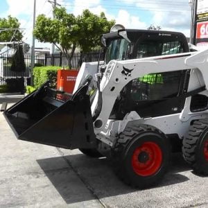 XE XÚC LẬT BOBCAT S650 XE XÚC LẬT BOBCAT S650