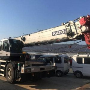 CHO THUÊ XE CẨU BÁNH LỐP 25 TẤN KATO KR-25H-V5 (SR-250VR)