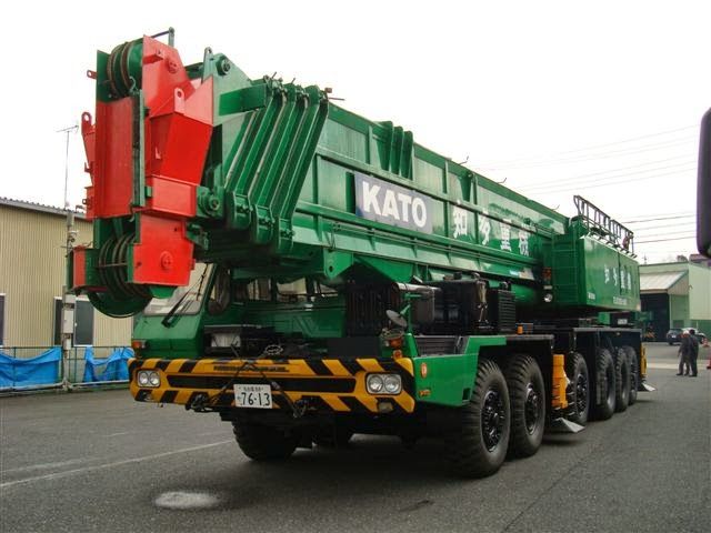 CHO THUÊ XE CẨU BÁNH LỐP 360 TẤN KATO NK3600