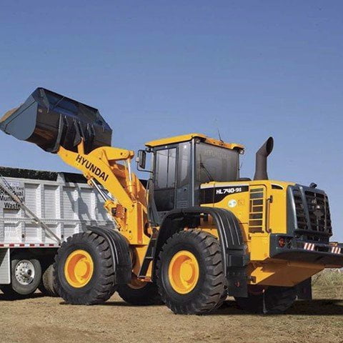 cho thuê máy xúc lật bánh lốp